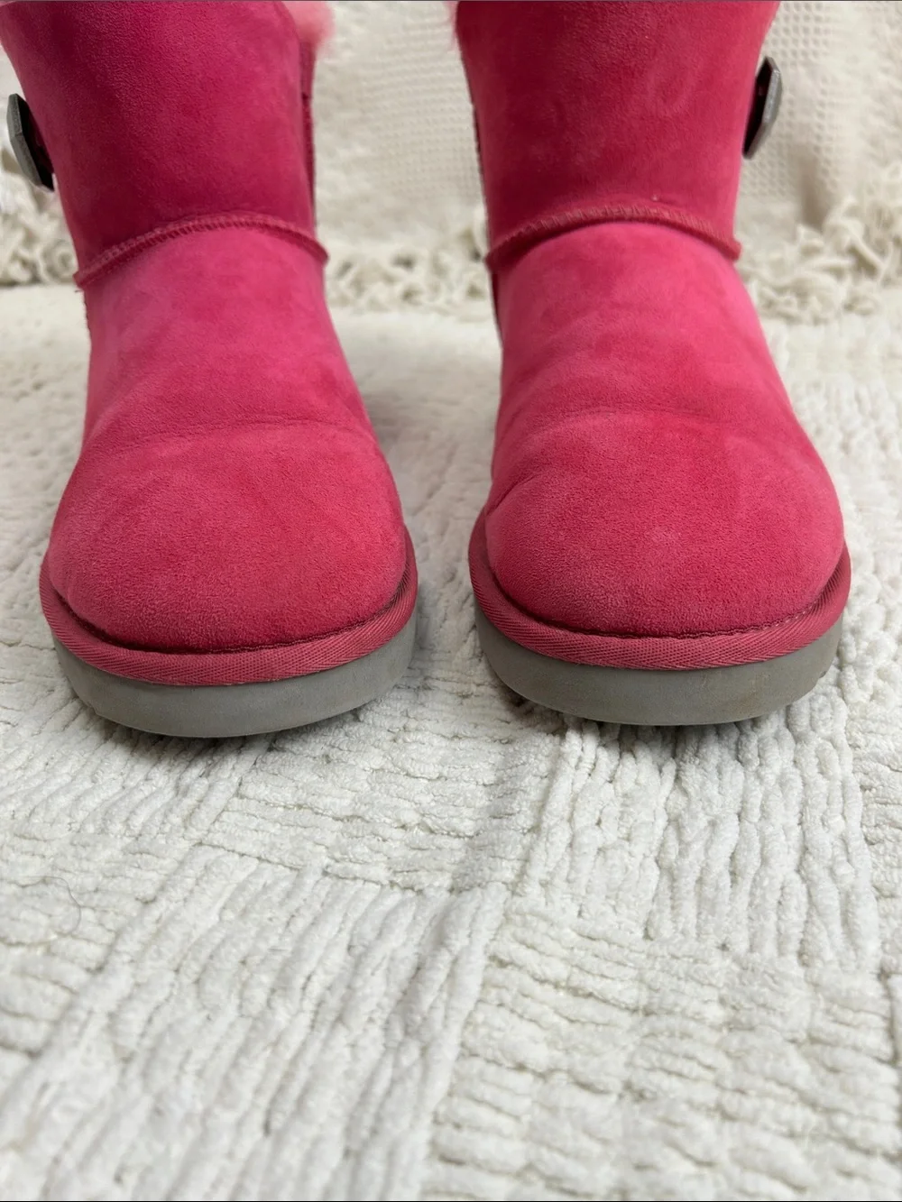 Ugh Mini Bailey Button Geo Perf Magenta Pink 10